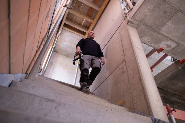 brennenstuhl Akku LED Baustrahler EL 2000 MA 2150lm, IP54<br>