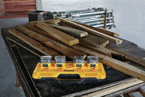 Dewalt DCB104 Vierfach-Schnellladegerät<br>
