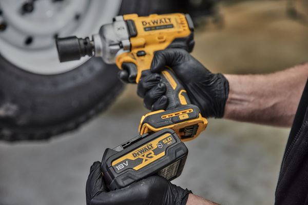Dewalt DCF891NT Akku-Schlagschrauber, 1/2""<br>