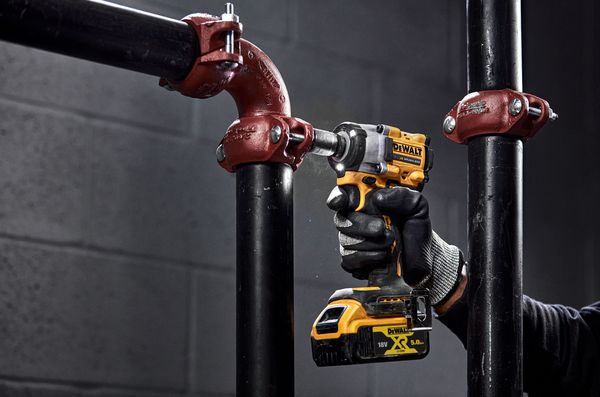 Dewalt DCF921NT Akku-Schlagschrauber, 1/2""<br>