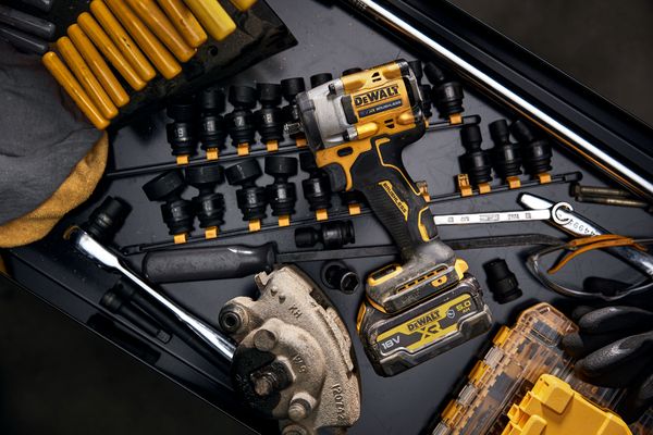 Dewalt DCF923P2G Akku-Schlagschrauber, 3/8""<br>