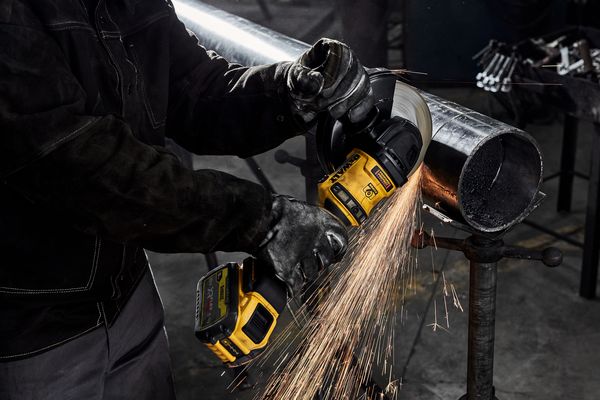 Dewalt DCG440N Akku-Winkelschleifer, 180mm<br>