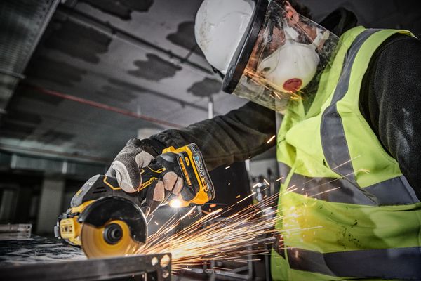 Dewalt DCS438N Akku-Multimaterialschneider<br>