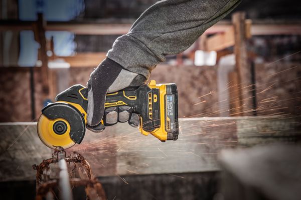 Dewalt DCS438N Akku-Multimaterialschneider<br>