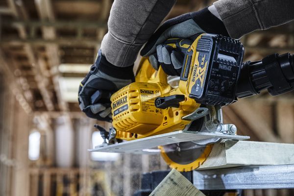 Dewalt DCS570NT Akku-Handkreissäge<br>