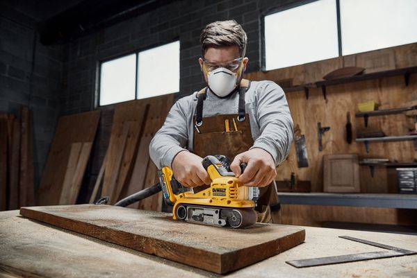 Dewalt DCW220NT Akku-Bandschleifer<br>