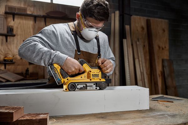 Dewalt DCW220NT Akku-Bandschleifer<br>