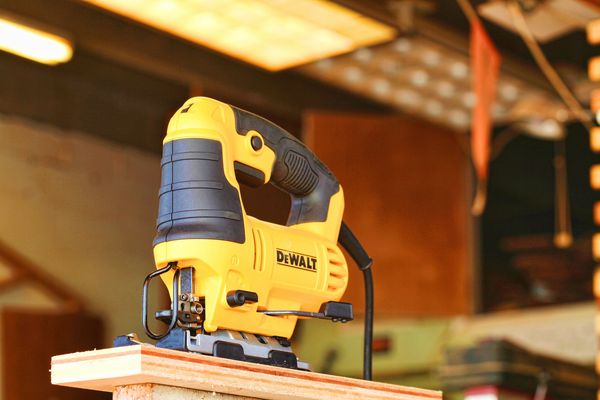 Dewalt DWE349 Pendelhub-Stichsäge<br>