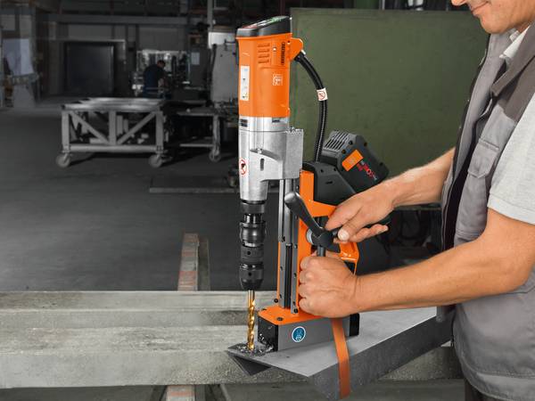 FEIN Akku-Universal-Magnet-Kernbohrmaschine bis 35 mm mit Anwenderset AKBU 35 PMQW 18 V AS Construction-Site 2x 8 Ah Set 3/4 in <br>
