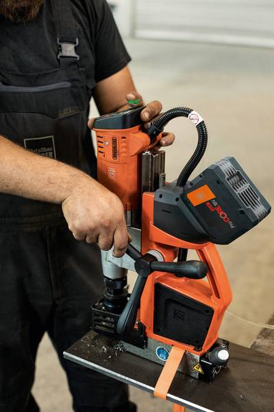 FEIN Akku-Universal-Magnet-Kernbohrmaschine bis 35 mm mit Anwenderset AKBU 35 PMQW 18 V AS Construction-Site 2x 8 Ah Set 3/4 in <br>