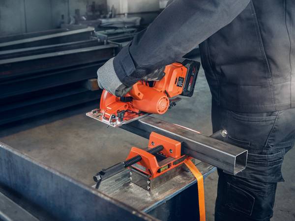 FEIN Kompakte Akku-Handkreissäge für Metall F-IRON Cut 57 AS Set 2 x 8 Ah<br>