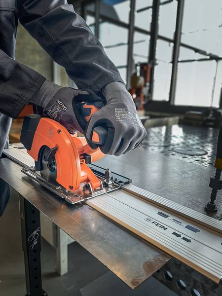 FEIN Kompakte Akku-Handkreissäge für Metall F-IRON Cut 57 AS Set 2 x 8 Ah<br>