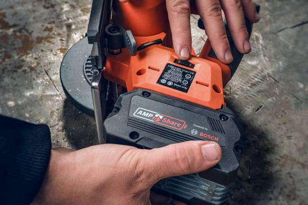 FEIN Kompakte Akku-Handkreissäge für Metall F-IRON Cut 57 AS Set 2 x 8 Ah<br>