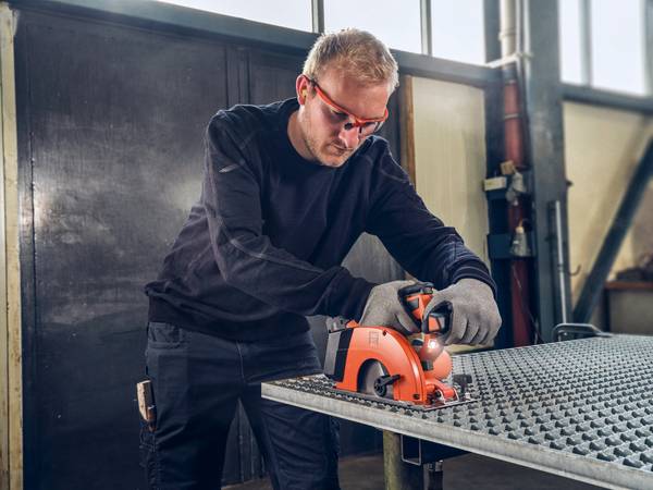 FEIN Kompakte Akku-Handkreissäge für Metall F-IRON Cut 57 AS Set 2 x 8 Ah<br>