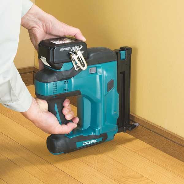 Makita DBN500ZJ Akku-Nagler 18V<br>