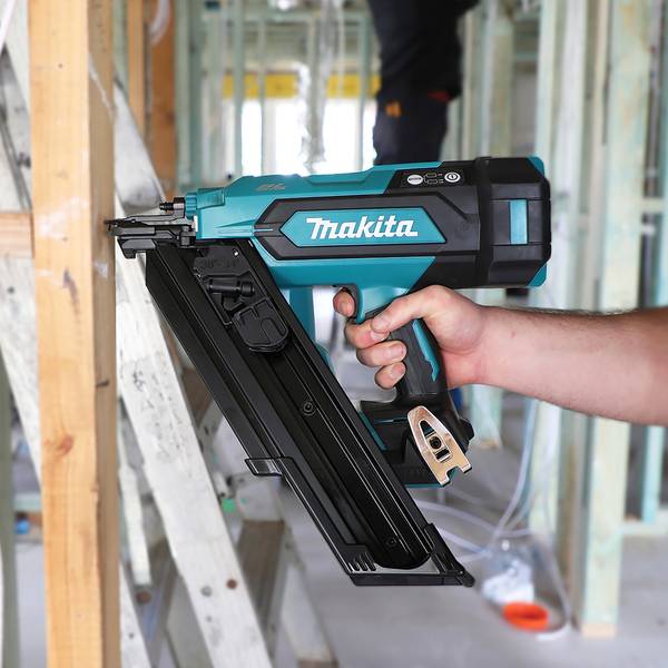Makita DBN900ZK Akku-Nagler<br>