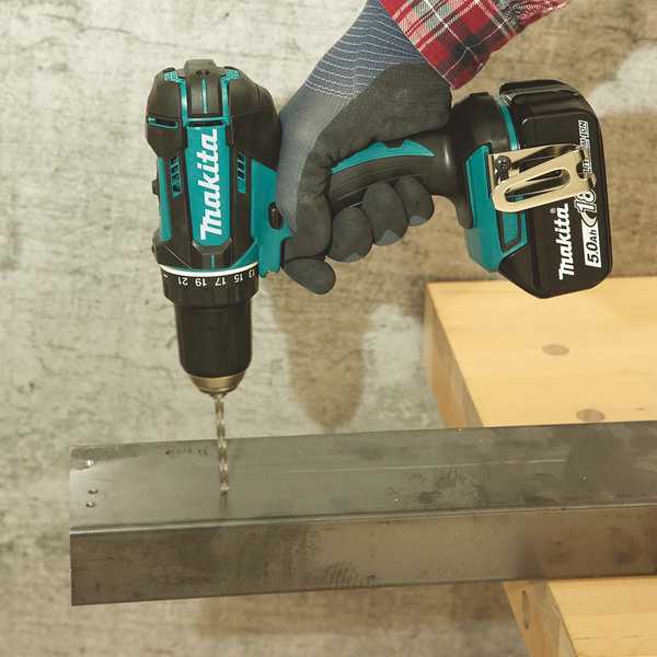 Makita DDF482RTJ Akku-Bohrschrauber 18V<br>