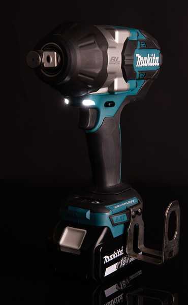 Makita DTW1001RTJ Akku-Schlagschrauber 18V<br>