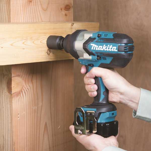 Makita DTW1002RTJ Akku-Schlagschrauber 18V<br>