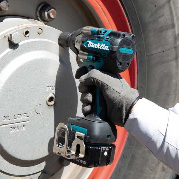 Makita DTW700RTJ Akku-Schlagschrauber 18V<br>