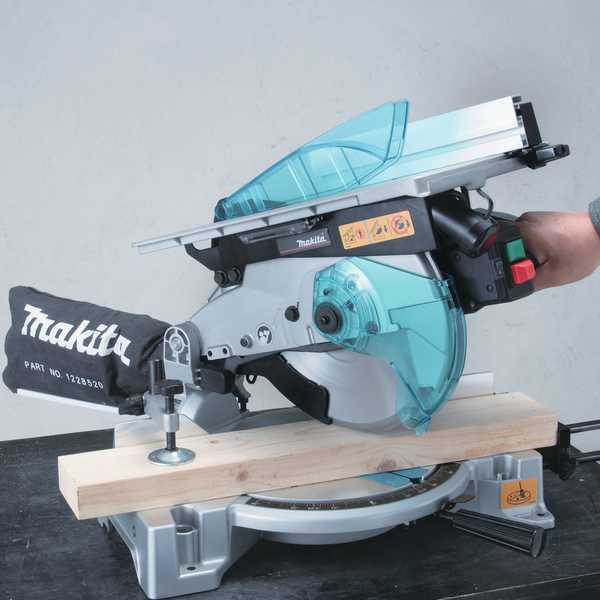 Makita LH1040F Kapp- und Gehrungssäge 260/30 mm<br>