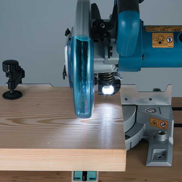 Makita LS0815FLN Kapp- und Gehrungssäge 216/30 mm<br>