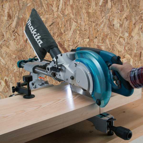 Makita LS0815FLN Kapp- und Gehrungssäge 216/30 mm<br>