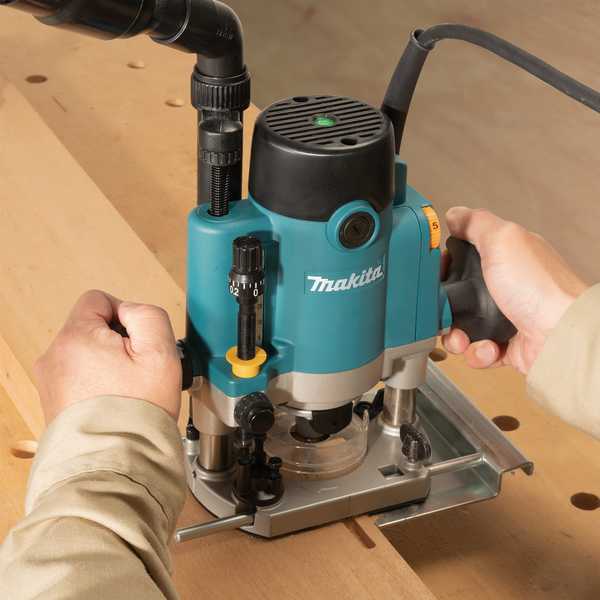 Makita RP1111CJ Eintauch-Oberfräse<br>