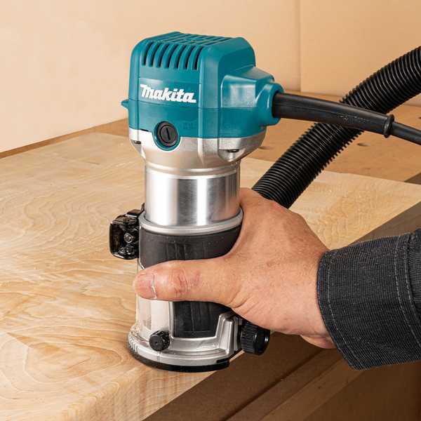 Makita RT0702CJ Einhandfräse / Kantenfräse<br>