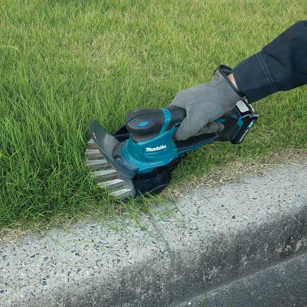 Makita UM600DSAE Akku-Grasschere 12V<br>