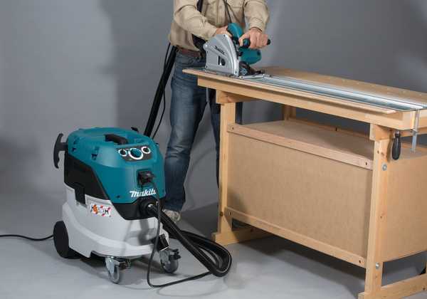 Makita VC4210LX Industrieller Nass-/Trockensauger 42 l<br>