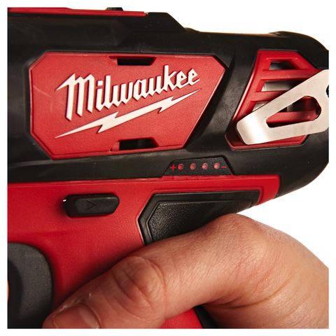 Milwaukee M12BPD-202C Akku-Schlagbohrschrauber<br>