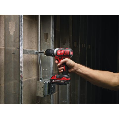 Milwaukee M18BDD-202X Akku-Bohrschrauber<br>