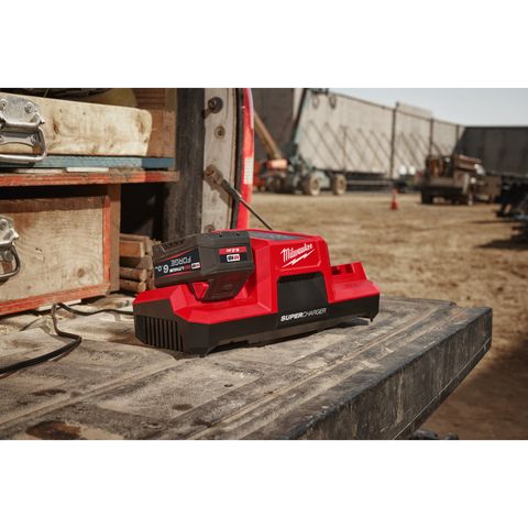 Milwaukee M18DBSC Schnellladegerät<br>