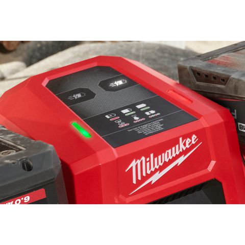 Milwaukee M18DBSC Schnellladegerät<br>