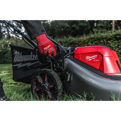 Milwaukee M18F2LM53-0 Akku-Rasenmäher<br>