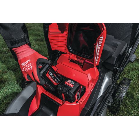 Milwaukee M18F2LM53-122 Akku-Rasenmäher<br>