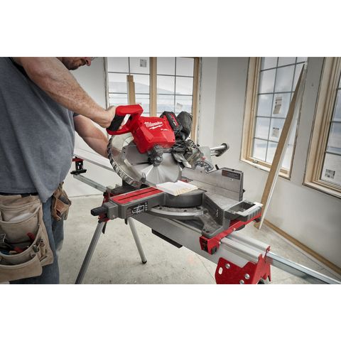 Milwaukee M18FMS305-0 Akku-Kapp-Gehrungssäge<br>