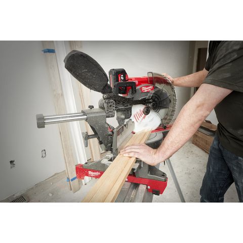 Milwaukee M18FMS305-0 Akku-Kapp-Gehrungssäge<br>