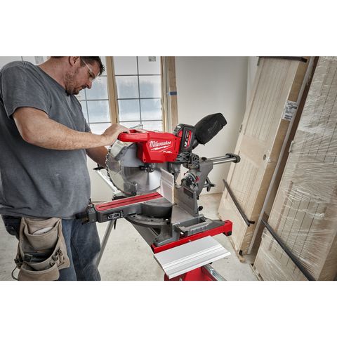 Milwaukee M18FMS305-0 Akku-Kapp-Gehrungssäge<br>