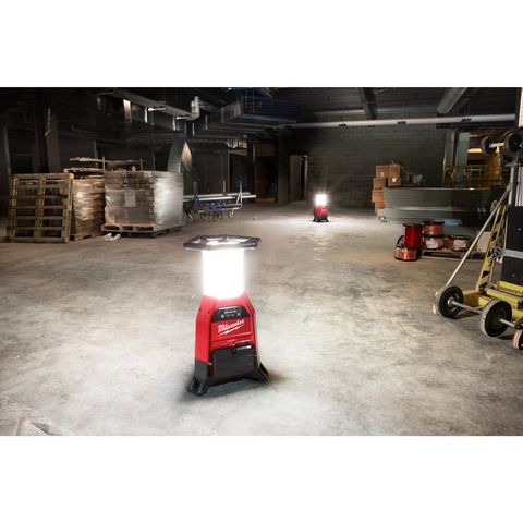 Milwaukee M18ONESLDP-0 Akku-Strahler<br>