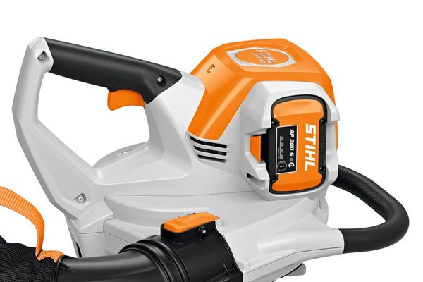 Stihl SHA 140.0 Akku-Saughäcksler<br>