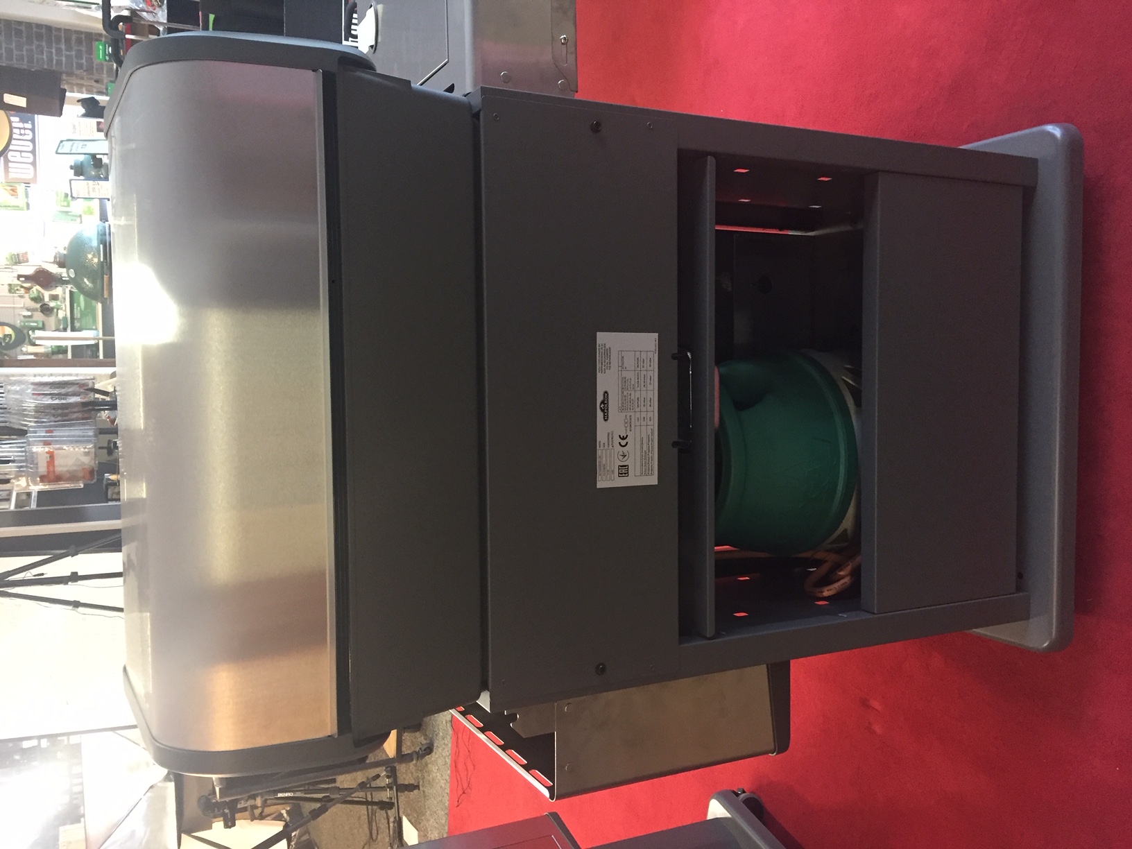 Napoleon Rogue SE 425 Edelstahl