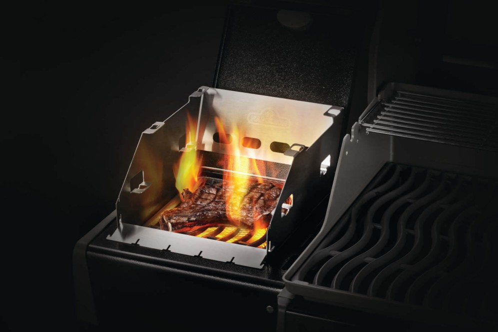 Windschutz f&uuml;r SIZZLE ZONE&trade; klein,  inkl. 4 Edelstahl-Spie&szlig;e