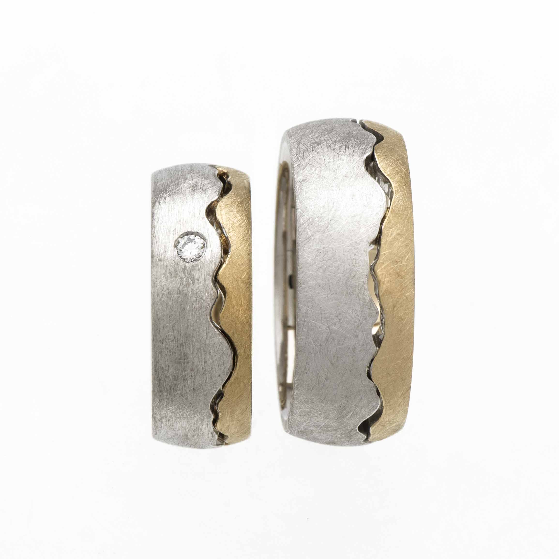 Pulsierende Eheringe von Goldschmied Stutz 