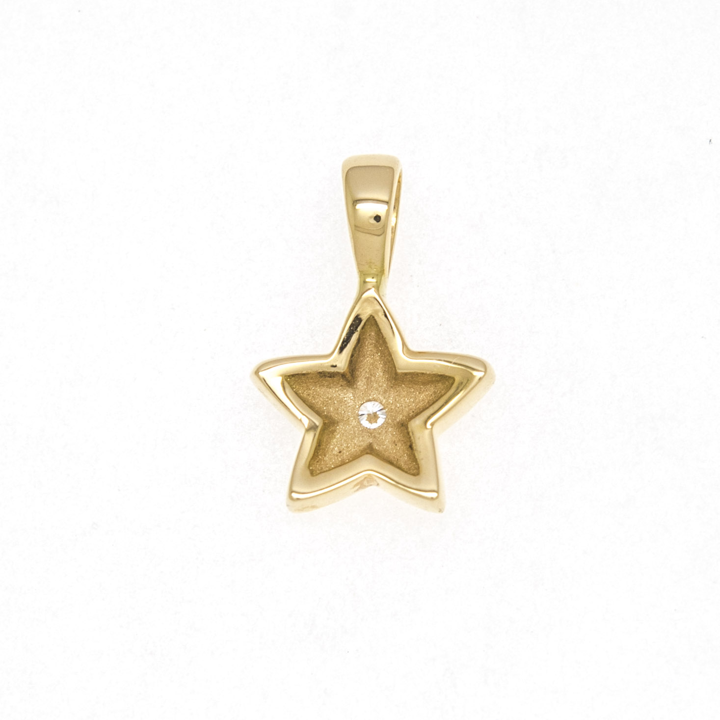Stern-Anhänger mit Brillant in Gelbgold