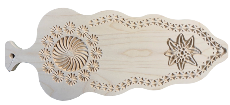 Zopfbrett Edelweiss in Bergahorn, CNC-geschnitzt, 51 cm, mit Saftrille