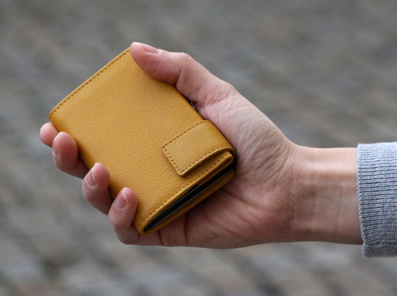 SecWal 2 Portemonnaie mit Münzfach, 10 Karten, RFID-Schutz, gelb