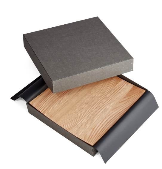 Triangle Schneidebrett Soul Esche in Geschenkkarton, Limited Edition