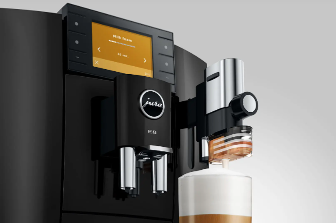 Jura Kaffeevollautomat E8 Piano Black (SD) 15746 inklusive Starterpaket Zemp AG*